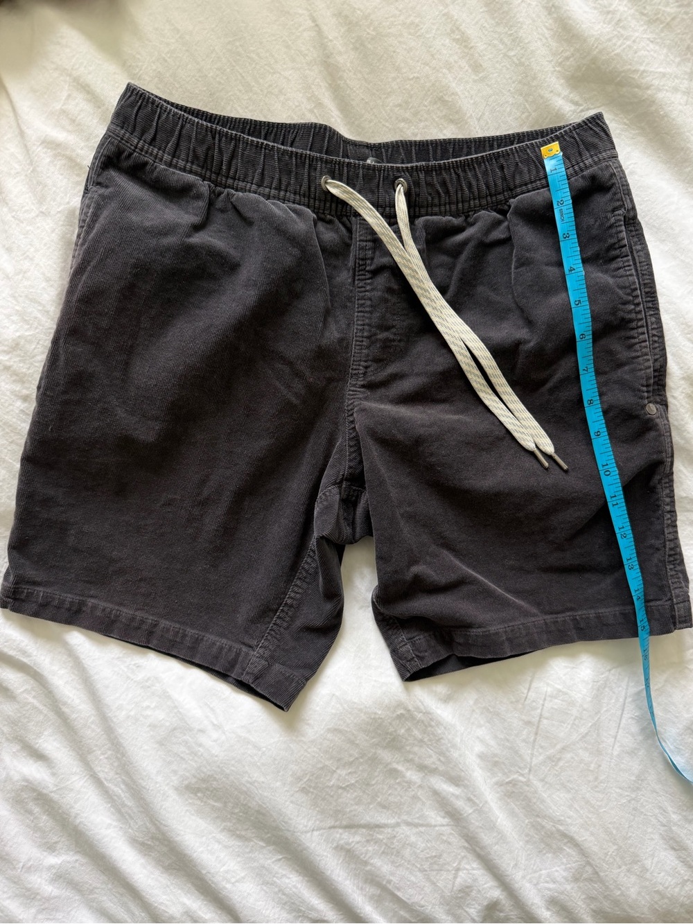 Men’s Vuori optimist corduroy shorts size medium m mens short